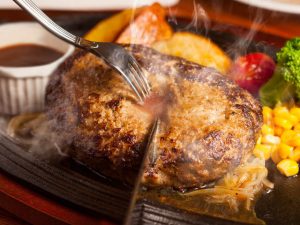 行列が絶えない！五反田で肉を食べるなら「ミート矢澤」